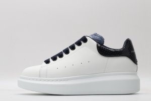 ALEXANDER MCQUEEN OVERSIZED SNEAKER