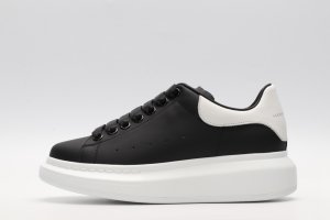 ALEXANDER MCQUEEN Black calf leather lace-up sneaker