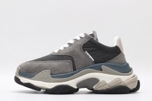 Designer Sneakers Balenciaga Wmns Triple S Trainer 'Gray Black