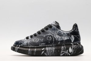 ALEXANDER MCQUEEN black oversized sneakers