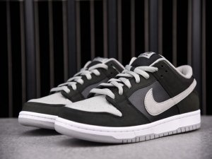 Nike SB Dunk Low J-Pack(BQ6817-007)