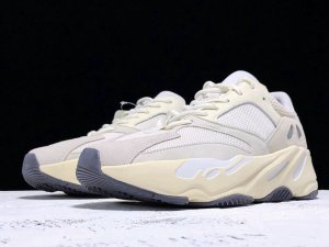 Yeezy Boost 700 Analog(EG7596)