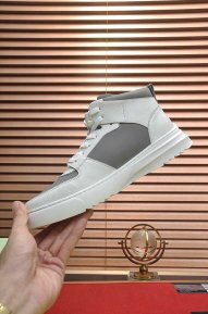 off white sneaker